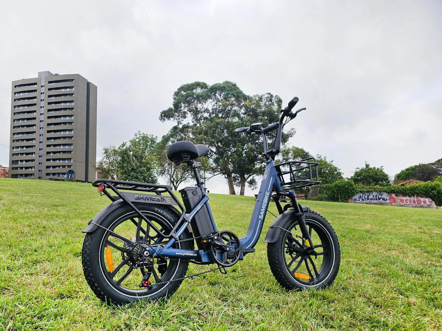 SAMEBIKE C05 Pro Electric Bike – 250W Motor | 36V 13Ah Battery | 20″ × 4.0″ Fat Tyres | Folding Step-Through E-Bike | Up to 90km Range