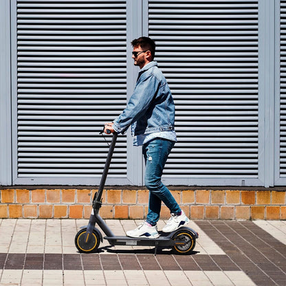 AOVOPRO AV01 Electric Scooter – 350W Motor | 10.5Ah Battery